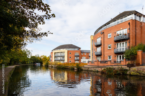 Canvas-taulu Apartments by the waterside at Nottingham canal.