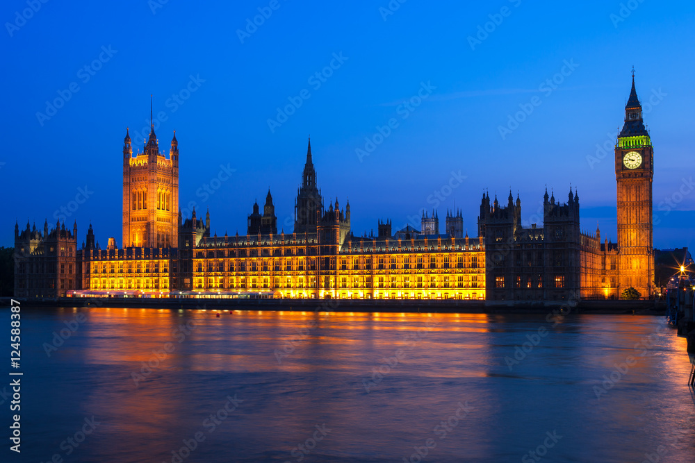 Big Ben with the Houses of Parliament at night. London, UK