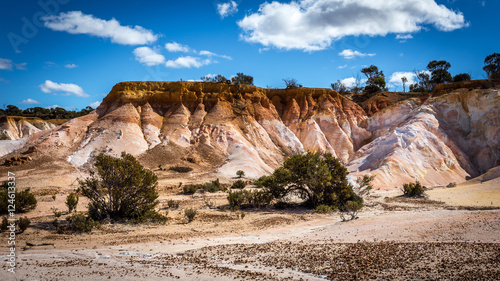 Photos Eroded cliffs at Buckley's Breakaway near Wave Rock in Western Australia