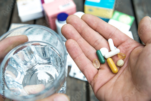 Canvastavla Tabletten einnehmen / Medikamente / Pillen