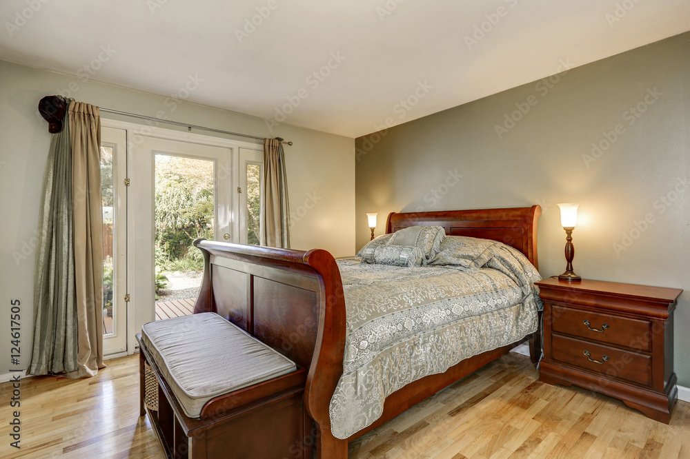 Simple yet luxurious man's bedroom with solid wood furniture Simple yet luxurious man's bedroom with solid wood furniture