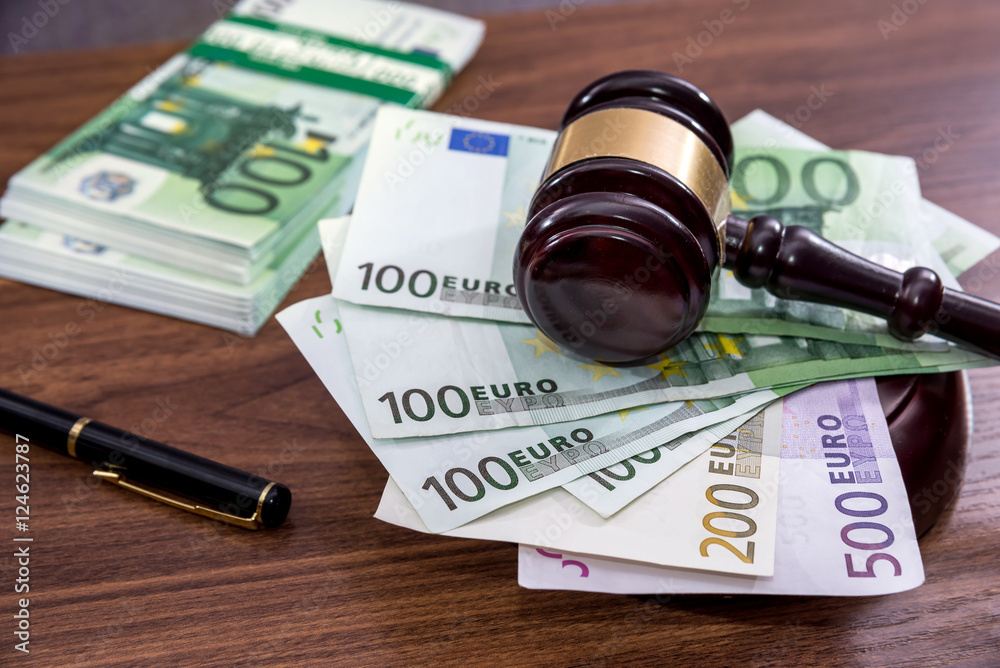 Court gavel over Euro notes