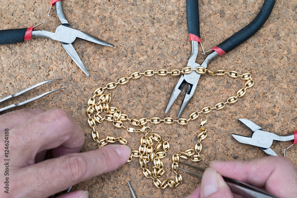 Obraz premium Reparation and restoration of jewelry
