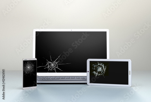 Cracked glass IT-Products