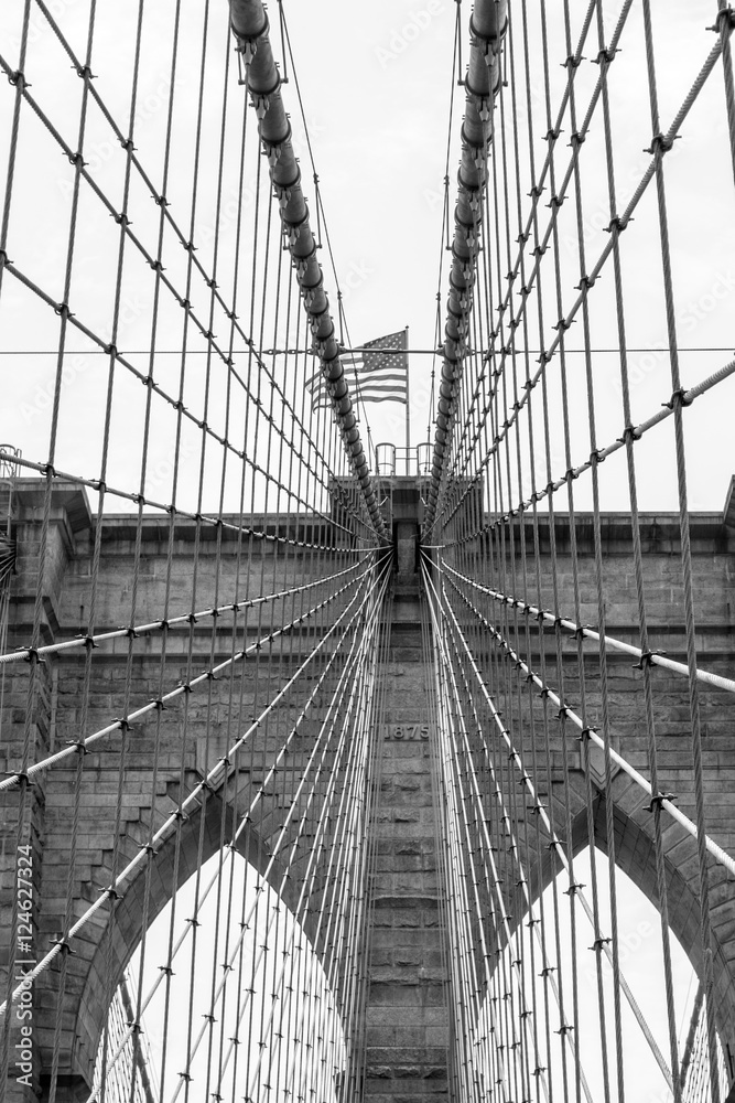 Fototapeta premium Crossing the Brooklyn bridge