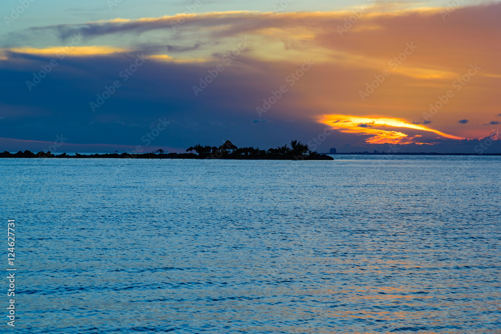 Sea sunset quietly