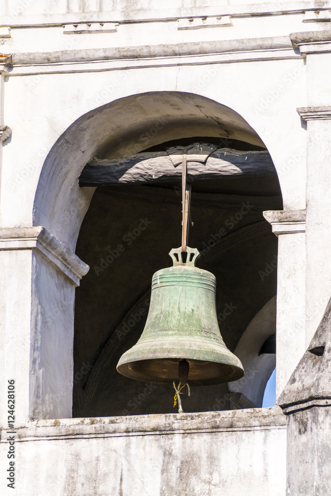 Obraz premium Old Iron Mission Bell in Coban Guatemala.