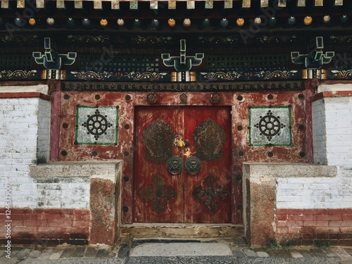 temple door photo