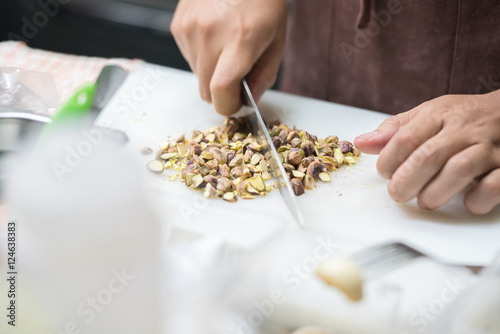 chopping pistachio