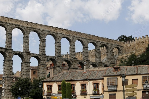 acueducto de Segovia , romano en Segovia. Su construcción data de principios del siglo II d. C., en época del emperador Trajano. 