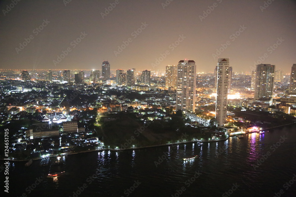 Fototapeta premium Skyline von Bangkok bei Nacht