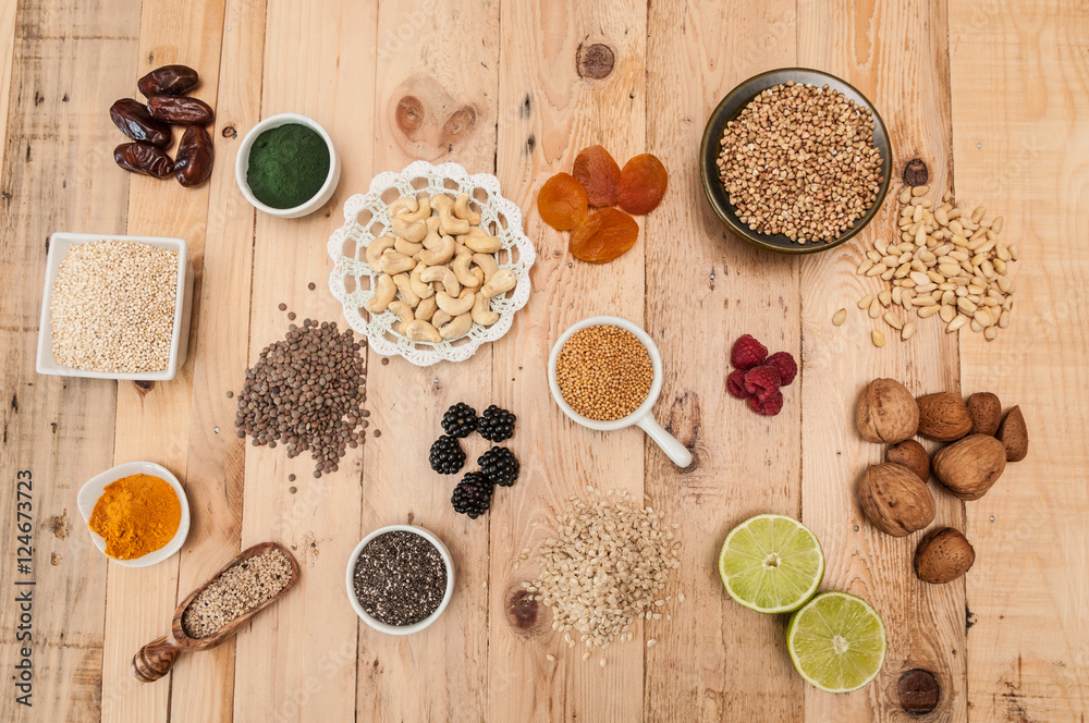 Muestras de varios frutos secos, semillas y cereales Muestras de varios frutos secos, semillas y cereales