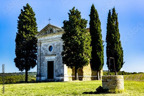 Cappella di Vitaleta in Tuscany photo