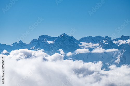 Moutains with snow. © inspirar