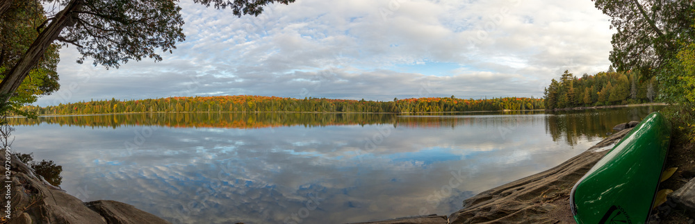 Fototapeta premium Fall Lake View