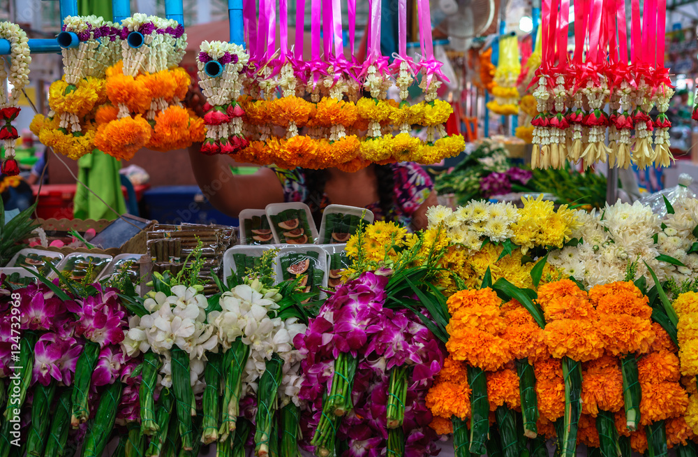 selling flower garland