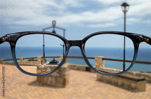 Fototapeta Naklejka Na Ścianę i Meble -  Clear vision through glasses