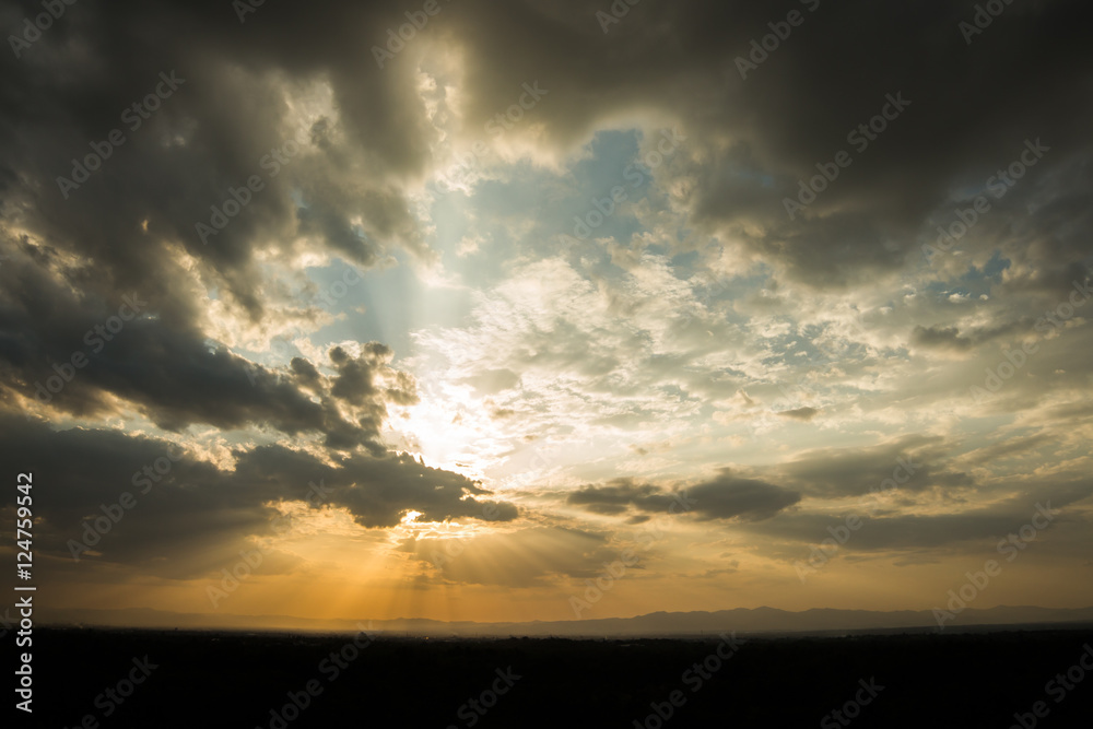 Obraz premium colorful dramatic sky with cloud at sunset