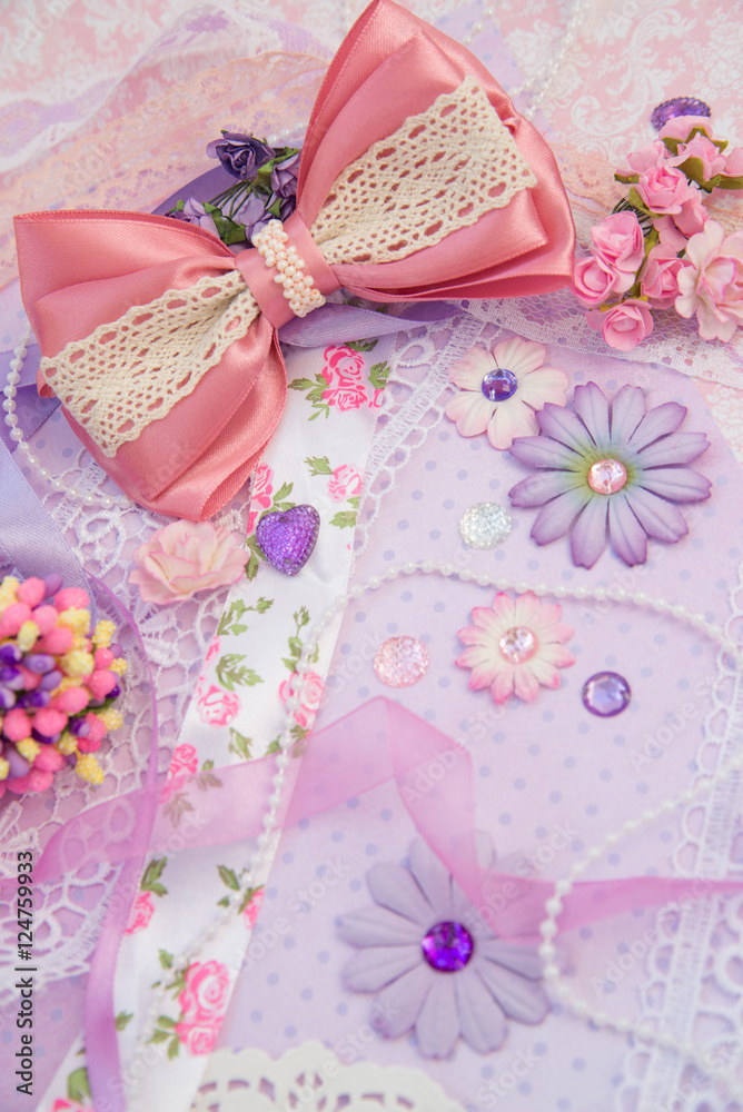 pink bow.. pink bow..