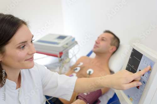 Obraz na płótnie having cardiovascular examination