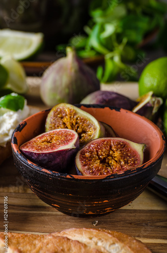 Fresh baguette with figs © Stepanek Photography