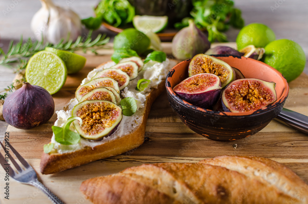 Fresh baguette with figs Fresh baguette with figs