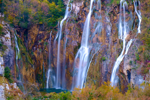 Fototapeta Naklejka Na Ścianę i Meble -  Autum colors and waterfalls of Plitvice