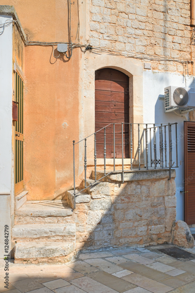 Alleyway. Sammichele di Bari. Puglia. Italy. 