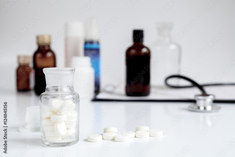 bottled pills in doctor's office no one bottled pills in doctor's office no one