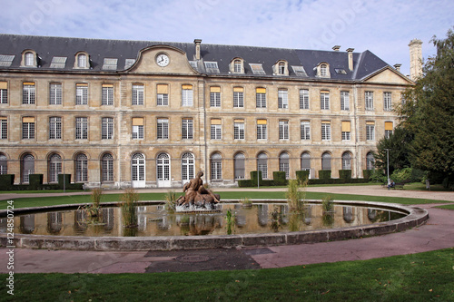 backside of the town hall with fountain, rouen
