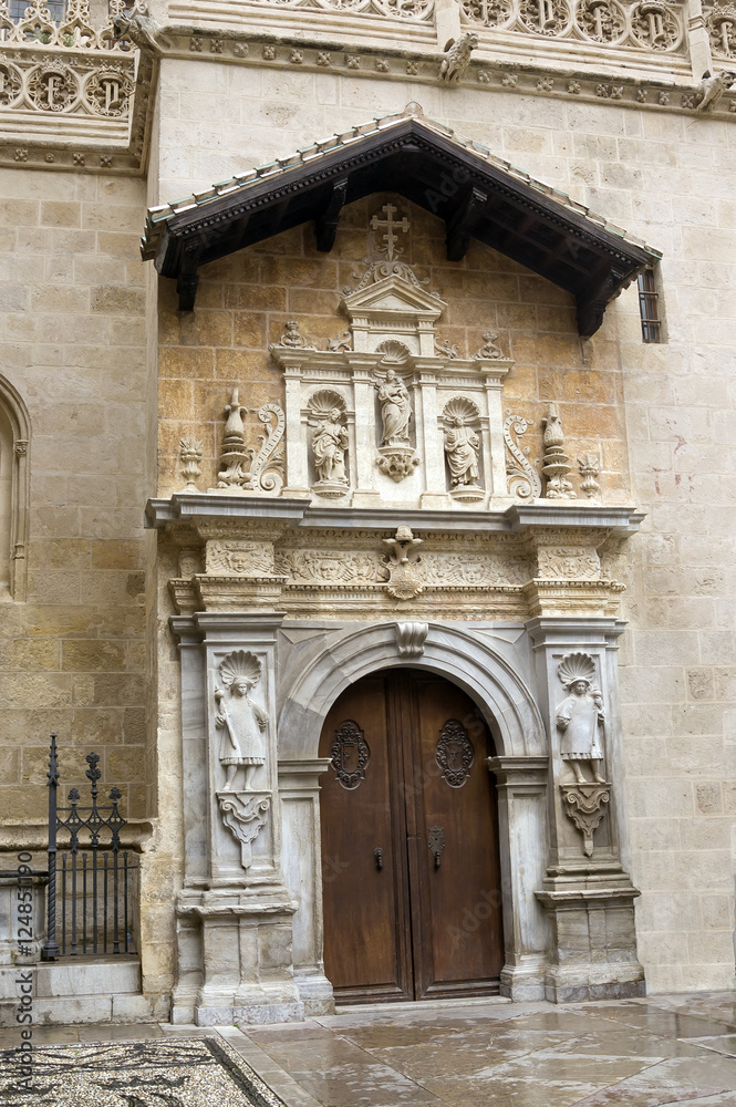 Puerta Capilla de los Reyes Católicos