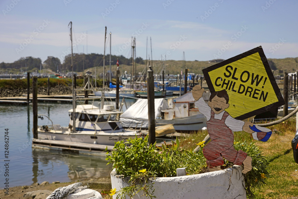 Fototapeta premium slow children sign n harbor