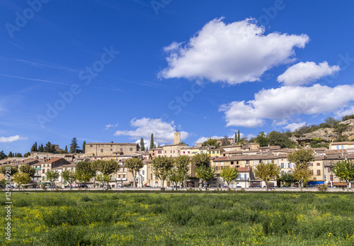 Tableau sur toile scenic view of village of Jouques in southern France