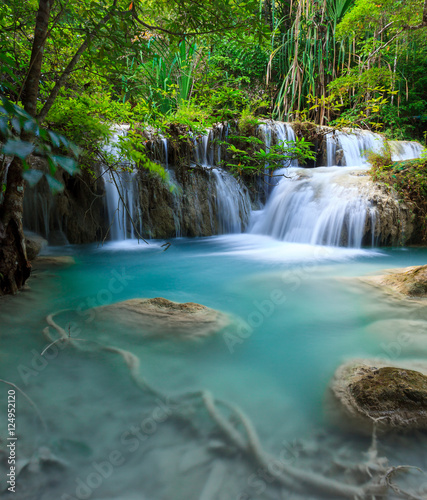 Fototapeta Naklejka Na Ścianę i Meble -  Erawan waterfall National Park Kanjanaburi Thailand