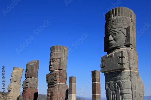 Obraz na plátně Toltec warriors columns topping the pyramid of Quetzalcoatl in Tula, mesoamerica