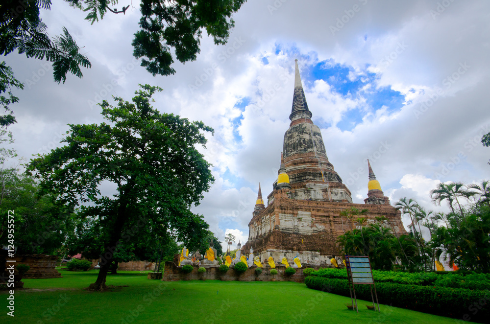 Fototapeta premium Wat Yai Chaimngkol