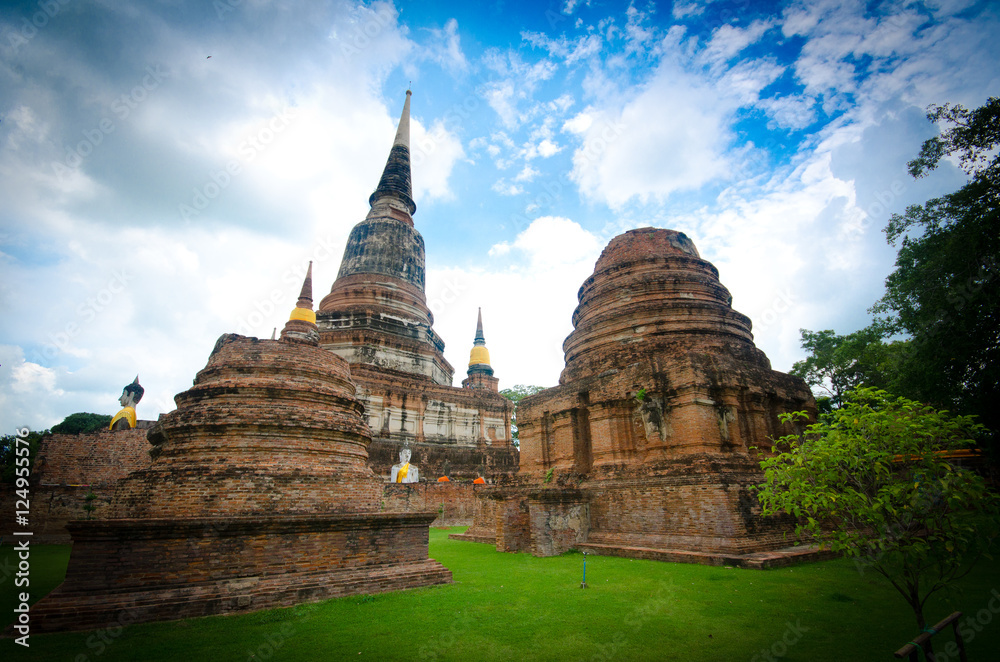 Fototapeta premium Wat Yai Chaimngkol