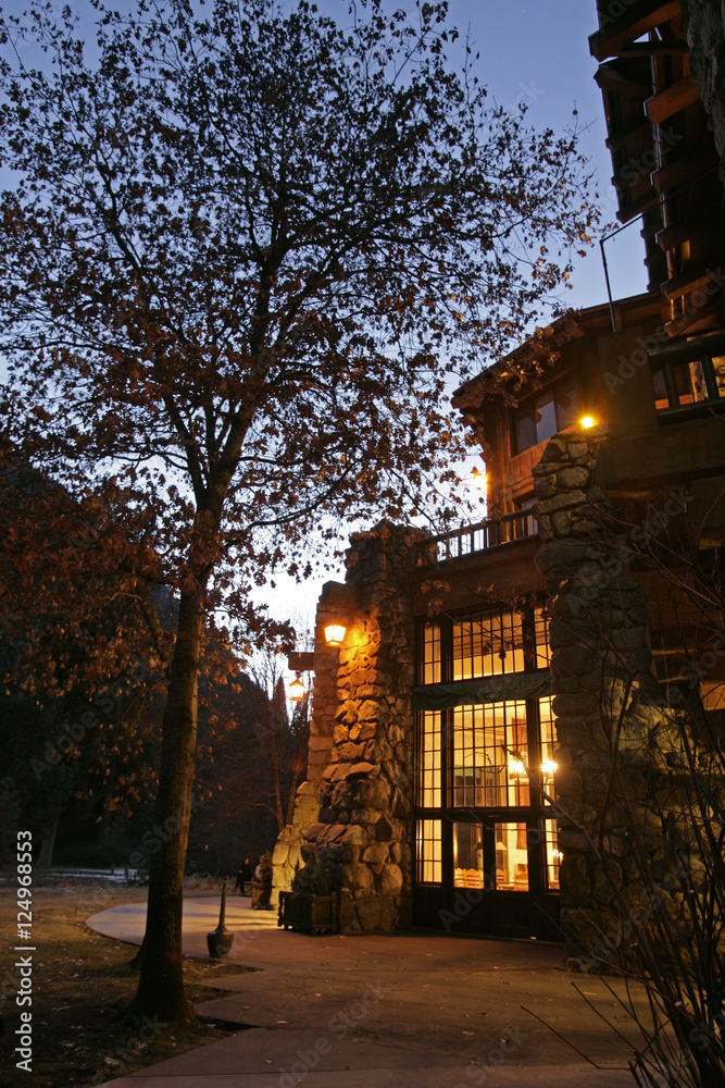 Fototapeta premium ahwahnee at nite