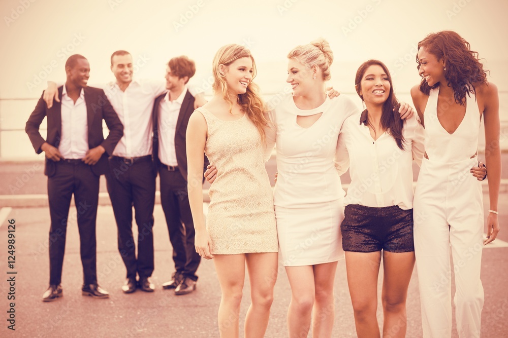 Obraz premium Well dressed people posing 