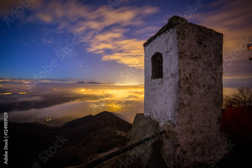 Obraz na plátně Mirador al alba en Bellmunt, Catalunya