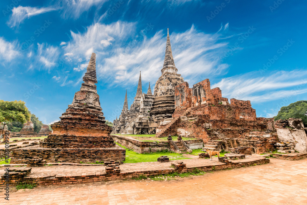 Fototapeta premium Landscape Ayutthaya Historical Park in Ayutthaya. The famous temple of the equivalent human Thailand.