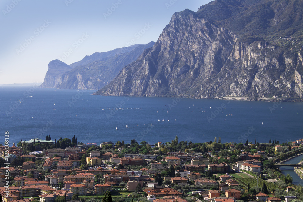 Obraz premium mountain lake Garda, a Aerial View on a sunny day