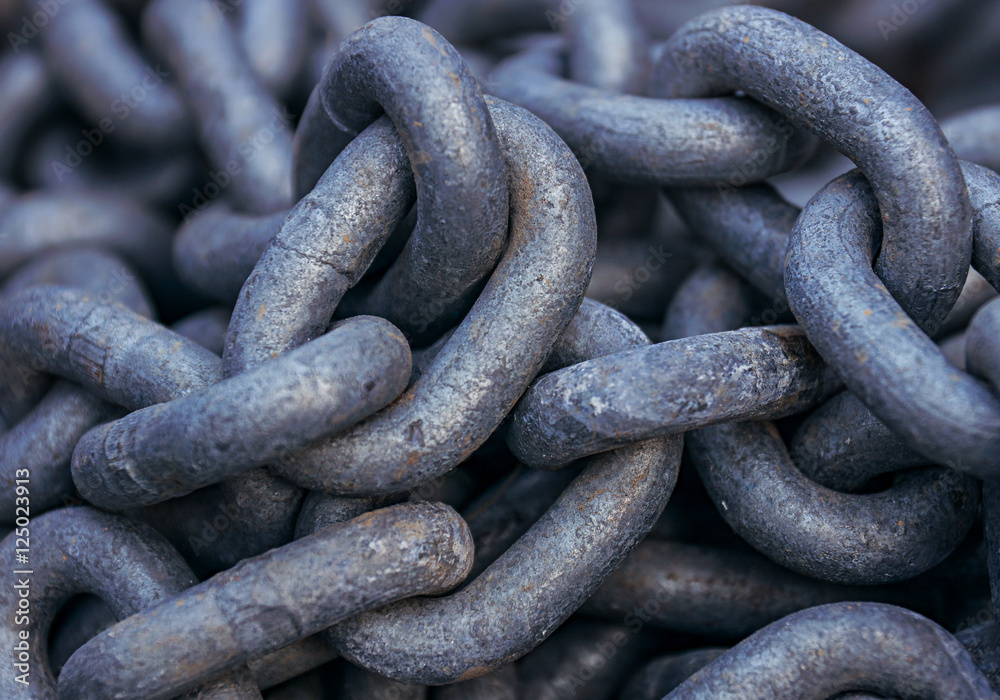 Big chains for boats used in sailing Big chains for boats used in sailing