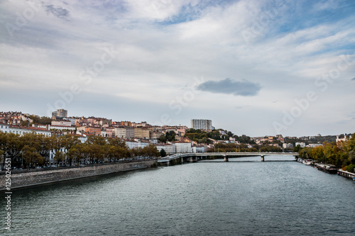 Le Rhône et Lyon vu du Pont Morand © Gerald Villena