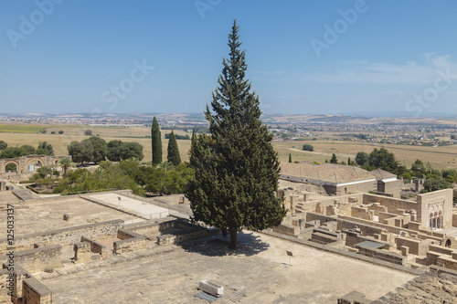 Opgraving en ruïnes van Medina Azahara bij Córdoba photo