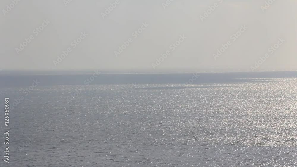 銀色に光る海 銀色に光る海