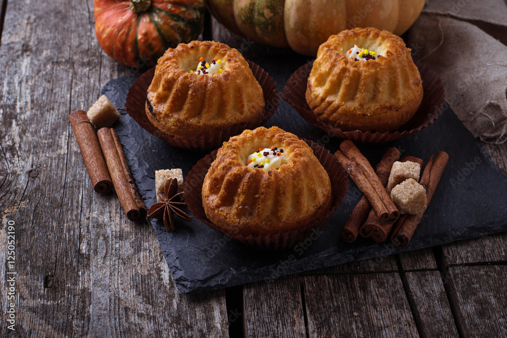 Homemade pumpkin spice cupcakes