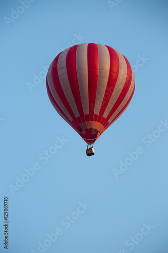 Hot air balloon © voraorn