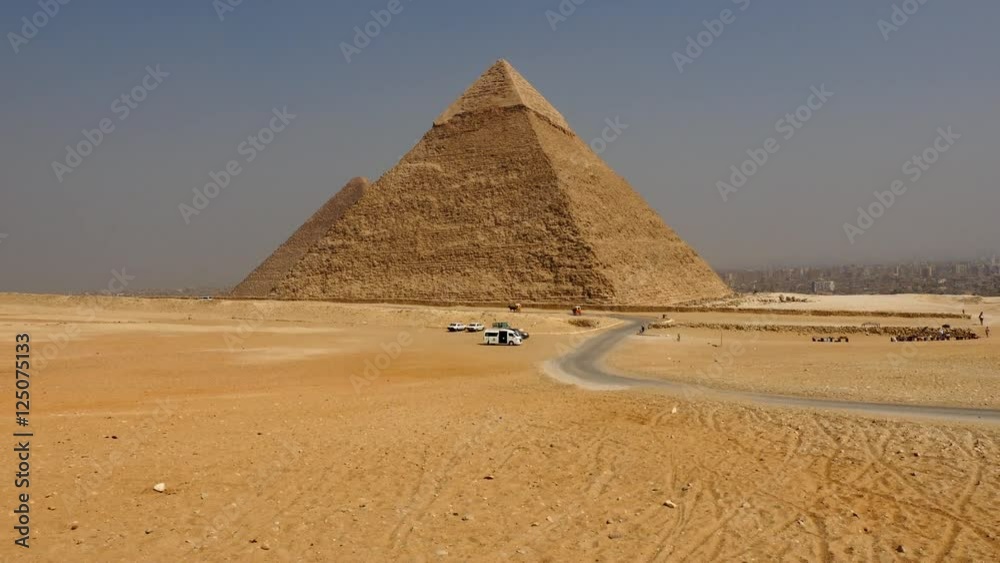 Zoom Out - The Great Pyramids of Giza - Egypt vídeo de Stock | Adobe Stock