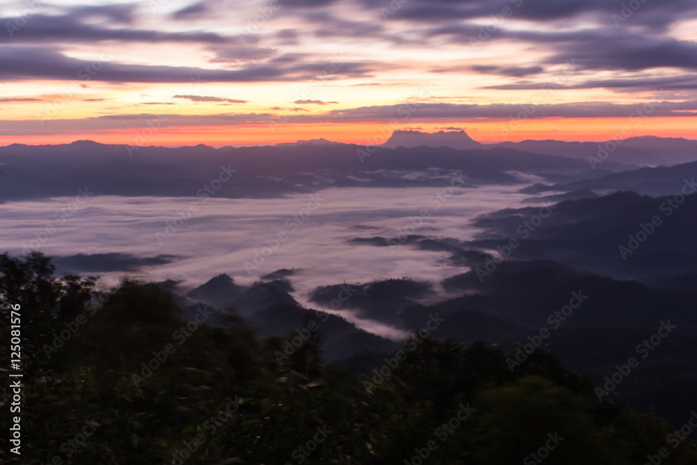Naklejka premium Sea Of Mist With Doi Luang Chiang Dao, View Form Doi Dam in Wian